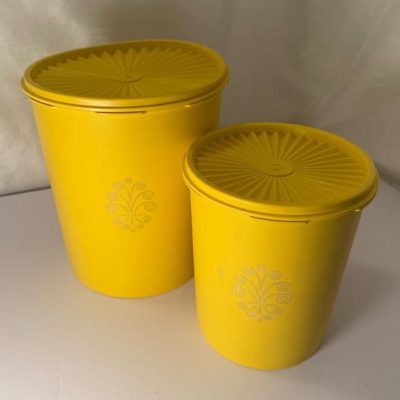 vintage tupperware canister set yellow preowned 4 Pieces 2 Canisters - Picture 1 of 6
